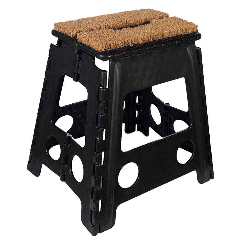 Folding stool with doormat