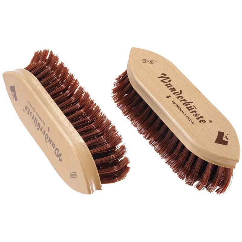 Shaped coat brush with curved bristles Leistner - 0754